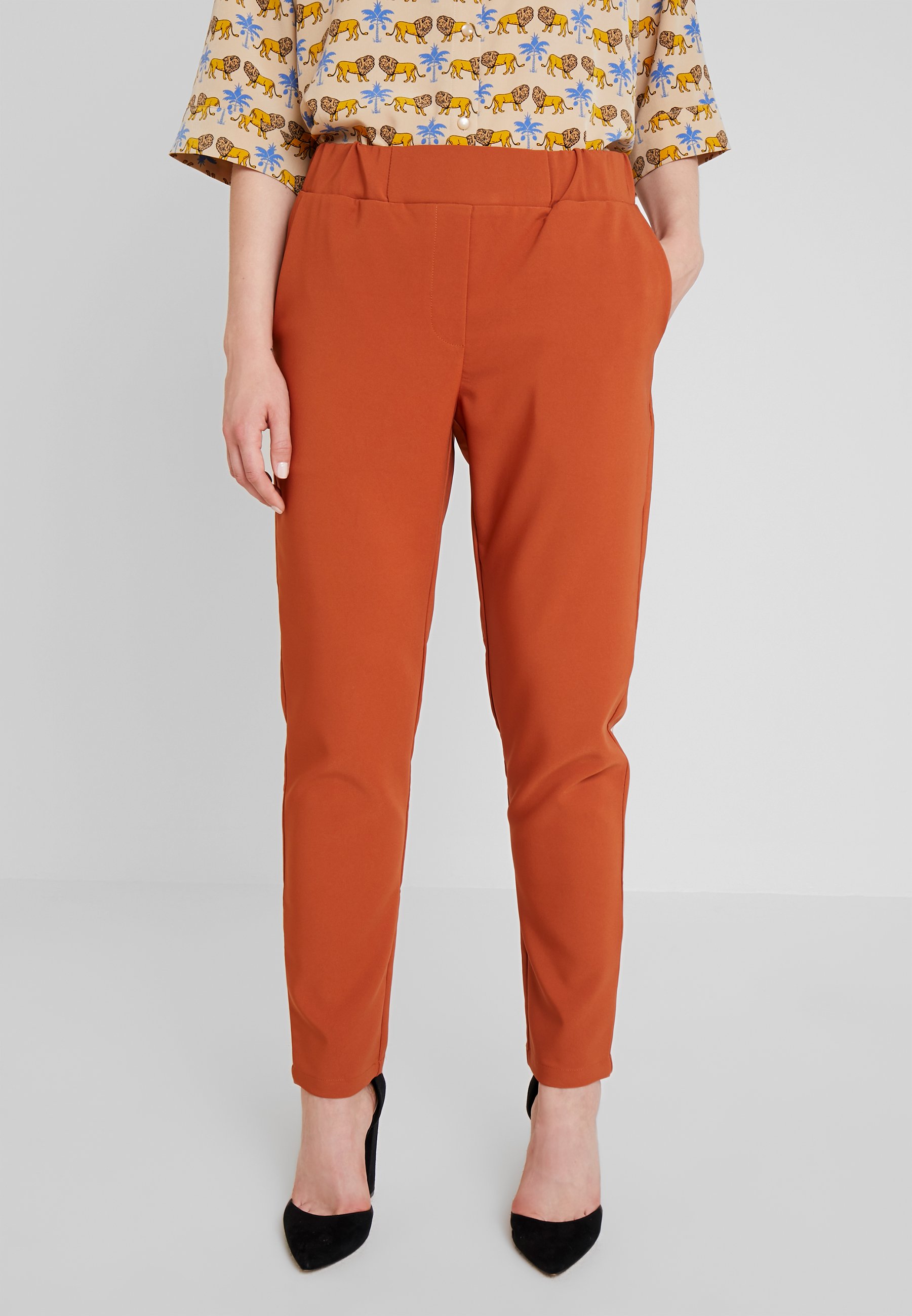 Fransa FRESMIX PANTS Bukse ginger breadmetallic rød Fransa JACKET Skinnjakke ginger breadmetallic rød