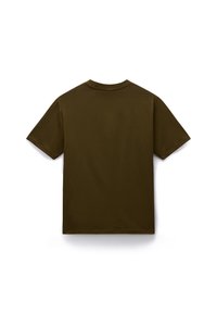 T-shirt verde oliva a maniche corte realizzata in morbido cotone. Presenta un collo rotondo e un design semplice, senza decorazioni né grafiche visibili.