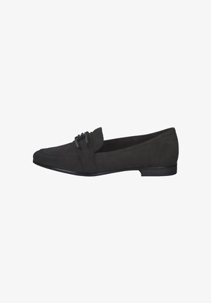 Schwarze Wildleder-Loafer mit flacher Sohle, elegantem Design und dekorativen Akzenten auf dem Schaft. Der Schuh hat eine runde Zehenpartie und dezente Nähte.