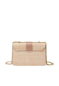 Borsa intrecciata beige con una finitura testurizzata, patta in pelle marrone chiaro, tracolla in catena dorata e forma rettangolare. Dotata di chiusura magnetica.