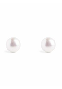 Un par único de perlas redondas, brillantes y blancas con una textura suave, que reflejan la luz. Diseño simple, sobre un fondo blanco liso.