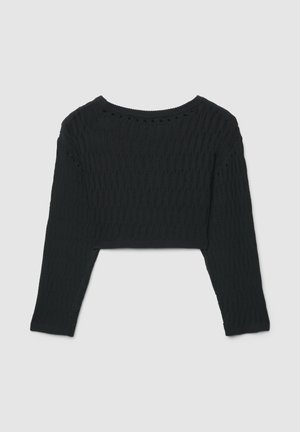 Pull court noir avec une texture côtelée, manches longues, et un col large, présentant de petites ouvertures travaillées sur tout le tissu.
