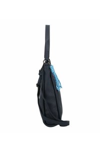 Navy leren handtas met een gestructureerde afwerking, voorzien van een blauwe gevlochten kwast en een slank ontwerp. Inclusief een enkele schouderriem.