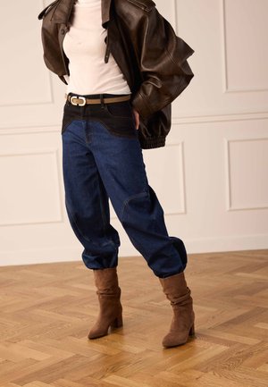 Manfield, MIT ABSATZ - Stiefel - braun