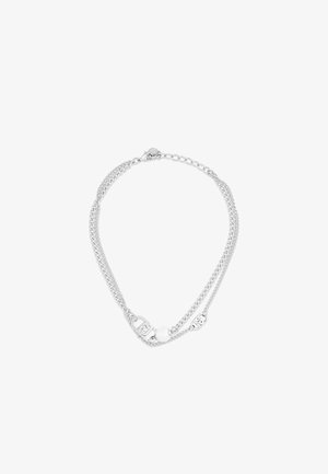 Collana in argento con due catene sovrapposte, una liscia e una texturizzata, con una perla bianca e dettagli decorativi.