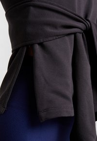Nike Performance Felpa - black