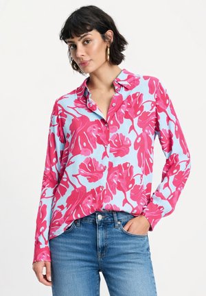 POM Amsterdam, BLOUSE - MILA URBAN FLORA BLUE - Overhemdblouse - light pink