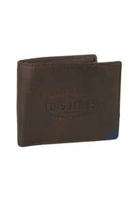 Billetera de piel marrón con logo en relieve, diseño curvado y acento azul. Presenta costuras doradas y textura suave. Compacta y ligera.