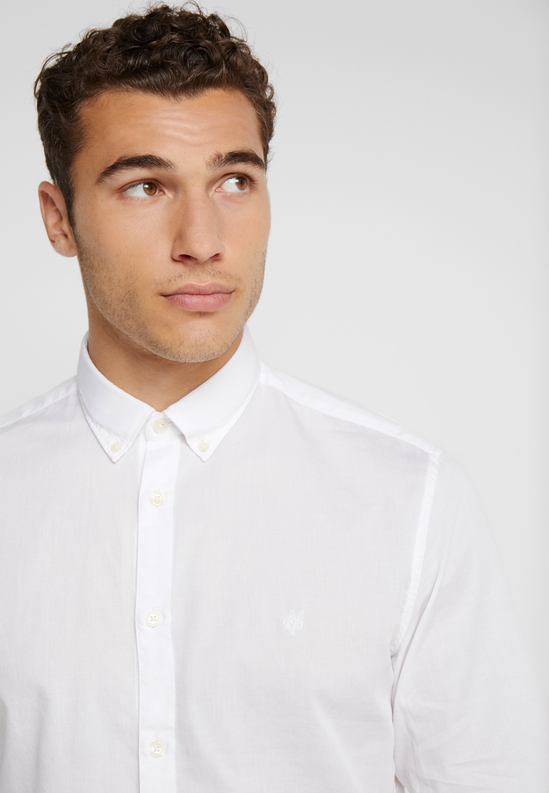 Marc O'Polo FINE BEDFORD GARMENT DYED Skjorte white Marc O'Polo FINE BEDFORD GARMENT DYED Skjorte white