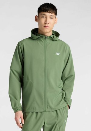 New Balance, SPORT WOVEN JACKET - Træningsjakke - utility green white