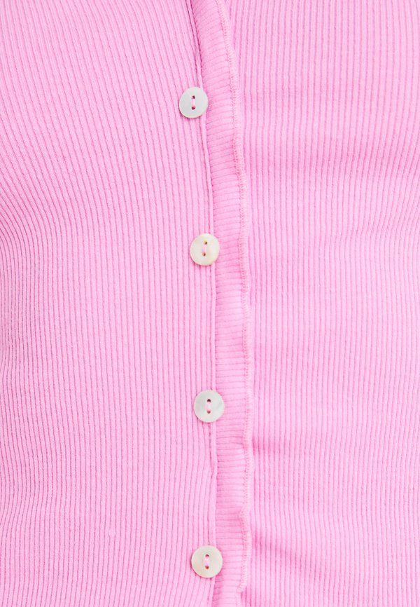 ONLLAILA BUTTON - Basic T-shirt2