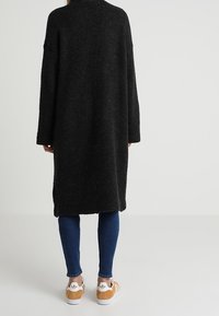 KIOMI Kofta - mottled dark grey