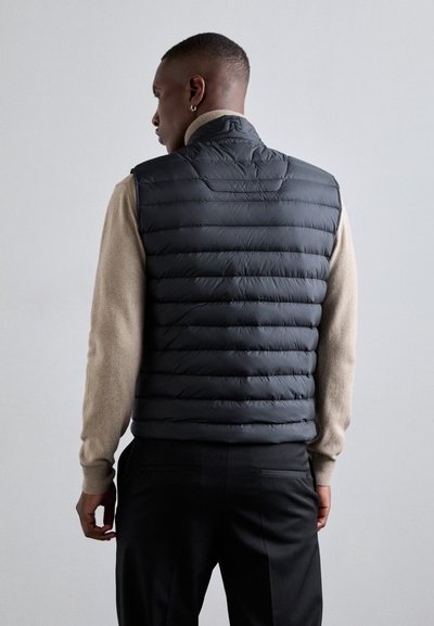 J.LINDEBERG MICK czarny