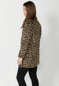 Koroshi Palton scurt - marron brown