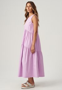 ST MRLO REMI TIERED - Denné šaty - lavender