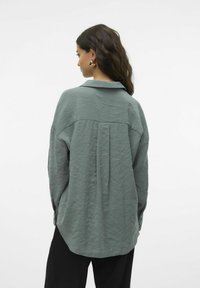 Vero Moda Button-down blouse - balsam green