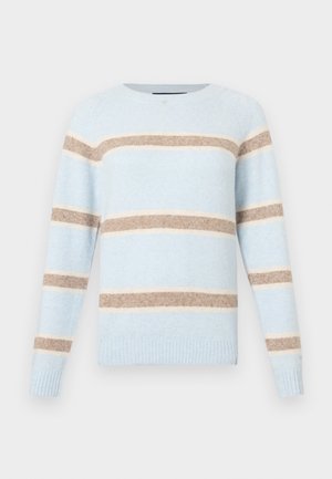 Pull en tricot bleu clair avec des rayures horizontales beige et blanc cassé, et des poignets et un ourlet côtelés, présenté sur un fond blanc.