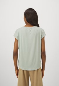 ONLY Play ONPAUBREE LIFE ON BAT LOOSE - Sports T-shirt - aqua gray