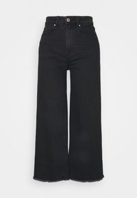 Vaqueros negros de talle alto con pierna ancha y dobladillo deshilachado, con detalles en botón y costuras en tono dorado. Diseño clásico de cinco bolsillos.