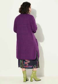 Ulla Popken OPEN SHAPE LONG SLEEVE - Kofta - blackberry