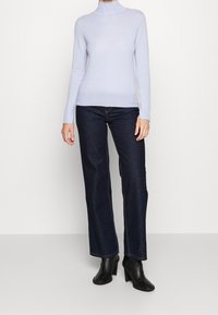 pure cashmere Sweter