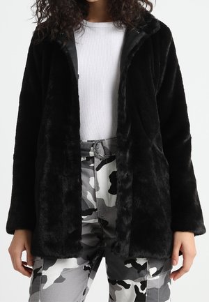 Abrigo de invierno - black