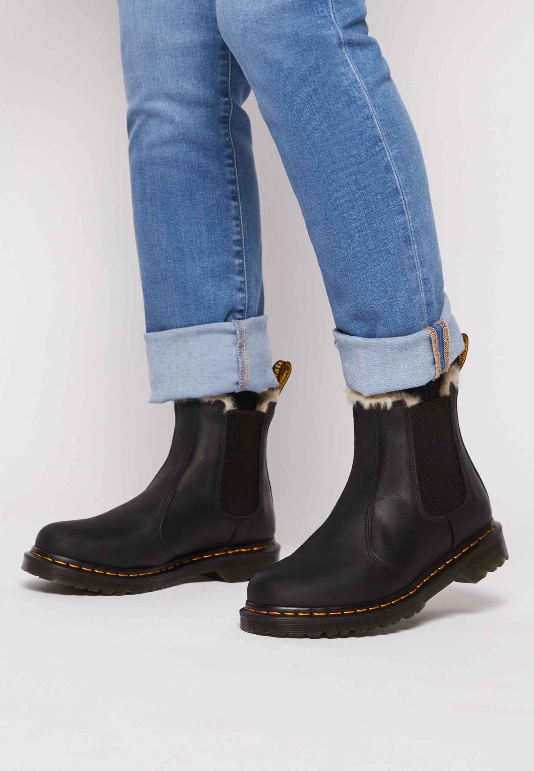 dr martens black leonore