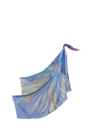 Écharpe légère bleue avec des motifs de plumes multicolores fluides, nouée à un coin, affichée sur fond blanc.
