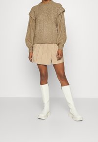 VILA Strickpullover - mottled brown