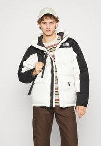 The North Face M HMLYN DOWN PARKA - Pūkinė striukė - gardenia white