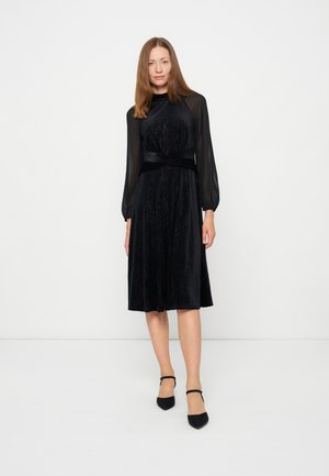 Anna Field by Zalando, VELVET DRESS WITH CHIFFON SLEEVES - Коктейлна рокля/парти рокля - black