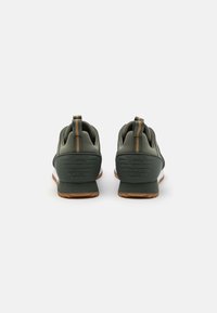 EA7 Emporio Armani LACES UNISEX - Tenisice - dark green/gold/honey