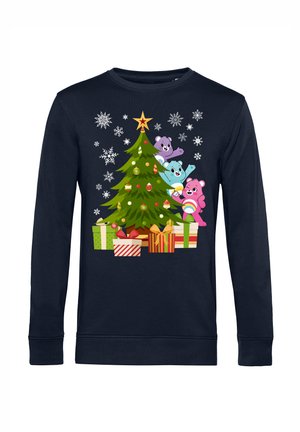 Marineblauwe sweater met lange mouwen met een kleurrijk kerstboomontwerp met cartoonberen, cadeaus en sneeuwvlokken. Katoenen materiaal.