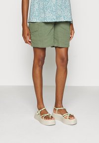 MAMALICIOUS Short - green