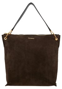 Sac à main en daim marron avec une fermeture éclair dorée et des anneaux dorés fixant une unique bandoulière noire, logo Coccinelle centré près du haut.