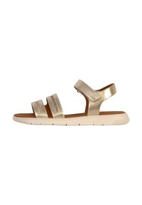 Gouden metallic sandalen met drie verstelbare bandjes, een gevoerde voetbed en een witte rubberen zool. Plat ontwerp voor gemakkelijk draagcomfort.