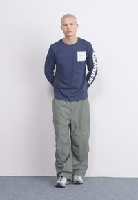The North Face MOUNTAIN PLAY TEE - Langarmshirt - summit navy