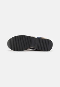 Blauer QUEENS - Sneakers basse - cognac/navy