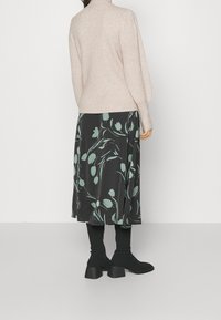 ONLY Petite Strickpullover - brown