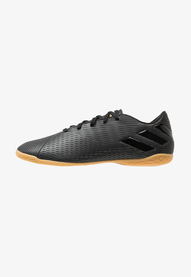 NEMEZIZ 19.4 IN - Fußballschuh Halle - core black/utility black