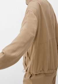 s.Oliver Let jakke / Sommerjakker - beige