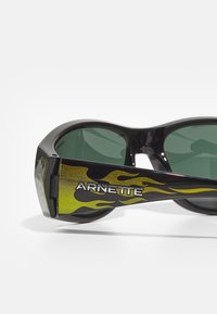 Arnette ILUM  - Sluneční brýle - black/dark green mirror petrol