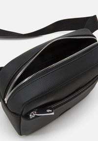 Lacoste MENS CLASSIC - Borsa a tracolla - noir