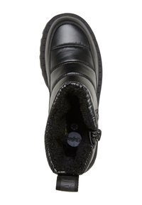 Botte noire imperméable avec un extérieur synthétique matelassé, doublure intérieure en peluche et fermeture éclair. Comprend un col rembourré et une semelle texturée.
