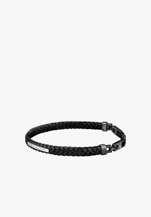 Schwarzes, geflochtenes Lederarmband mit einer Edelstahlplatte, die mit "Maserati" graviert ist, und einem schwarzen Metallverschluss mit dem Maserati-Tridenten-Logo.