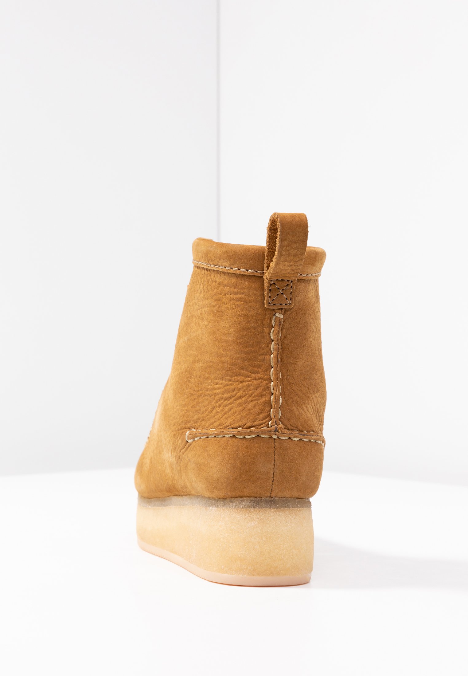 clarks wallabee platform
