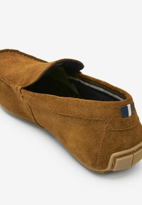 Next LEATHER DRIVER SHOES - Mokkasiner - tan brown