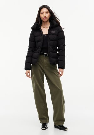 Tommy Jeans, SLIM HOOD PUFFER - Gewatteerde jas - black