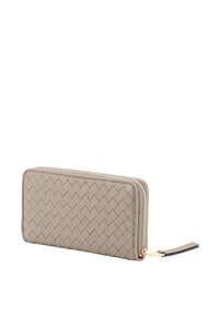 Woven leather wallet in light beige with a zip closure, gold hardware, and a textured surface featuring a crisscross pattern.