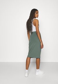 Even&Odd 2 PACK - Saia lápis - black/green
